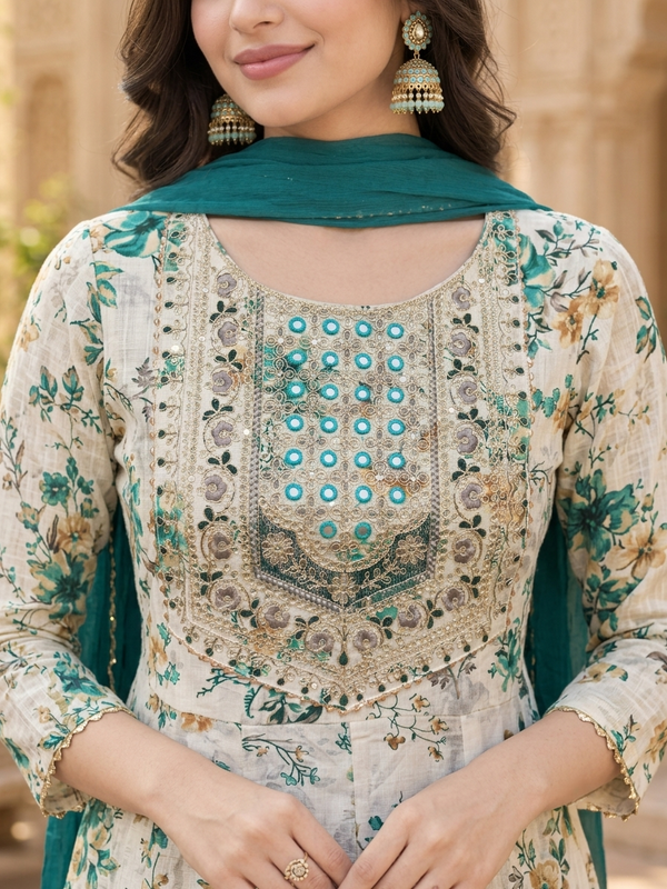 Women Floral Printed & Yoke Embroidered Anarkali Kurta Pant Set With Dupatta