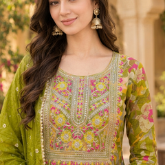 Women Floral Printed & Yoke Embroidered Anarkali Kurta Pant Set With Dupatta