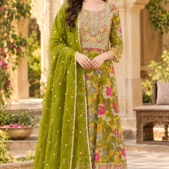 Women Floral Printed & Yoke Embroidered Anarkali Kurta Pant Set With Dupatta