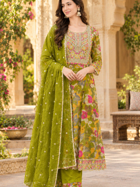 Women Floral Printed & Yoke Embroidered Anarkali Kurta Pant Set With Dupatta