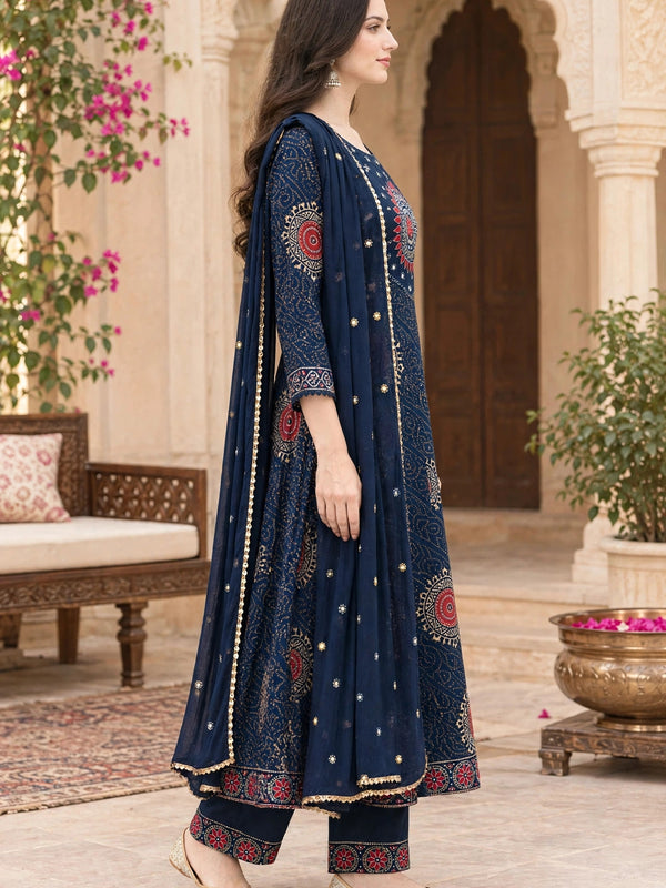 Women Floral Printed & Yoke Embroidered Anarkali Kurta Pant Set With Dupatta