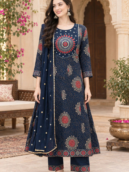 Women Floral Printed & Yoke Embroidered Anarkali Kurta Pant Set With Dupatta