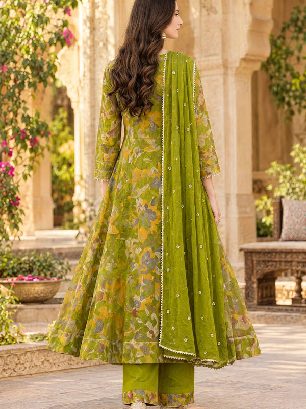 Women Floral Printed & Yoke Embroidered Anarkali Kurta Pant Set With Dupatta